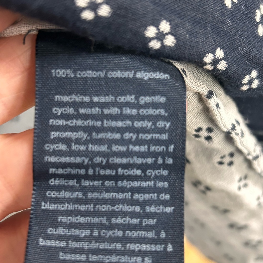 Tommy Hilfiger women’s button up - Picture 4 of 7